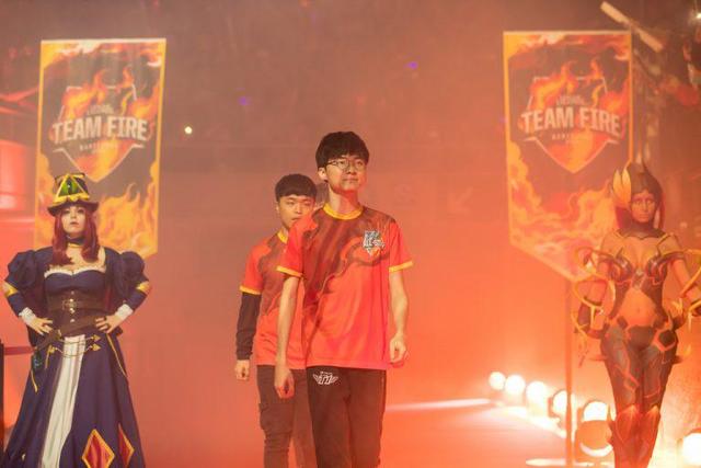 幕令人忍俊 幕令人忍俊