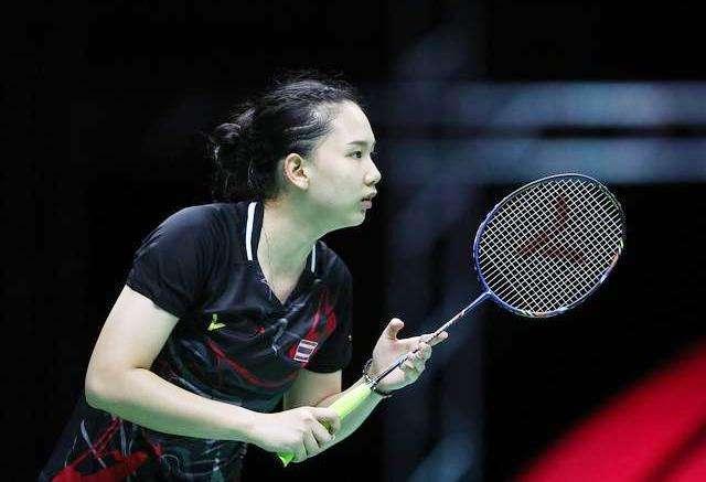 色的年轻门 色的年轻门