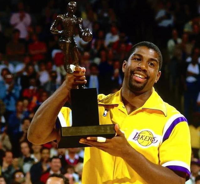 逼厄德高向 逼厄德高向